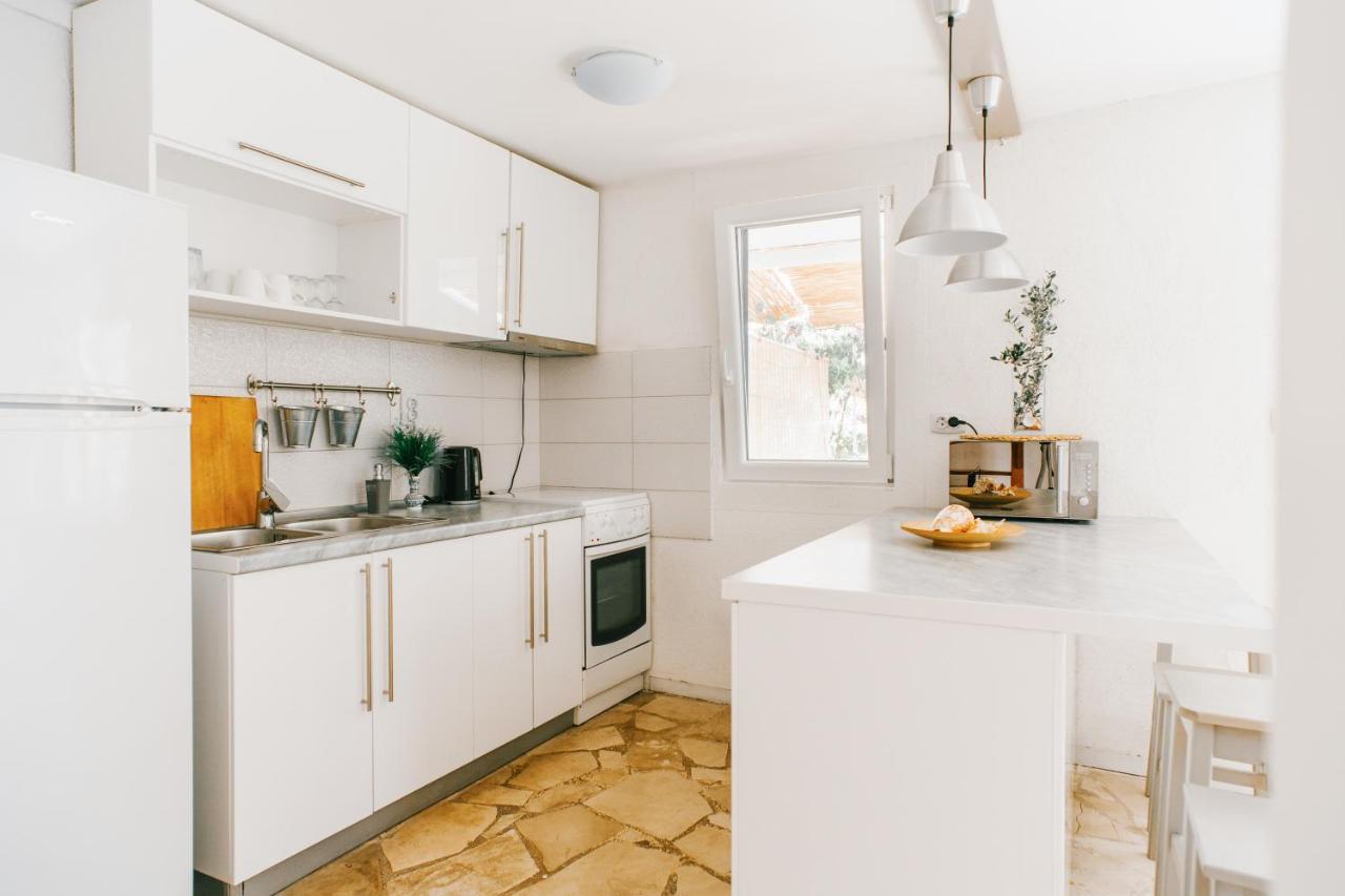 Charming Apartments With Garden Бол Экстерьер фото