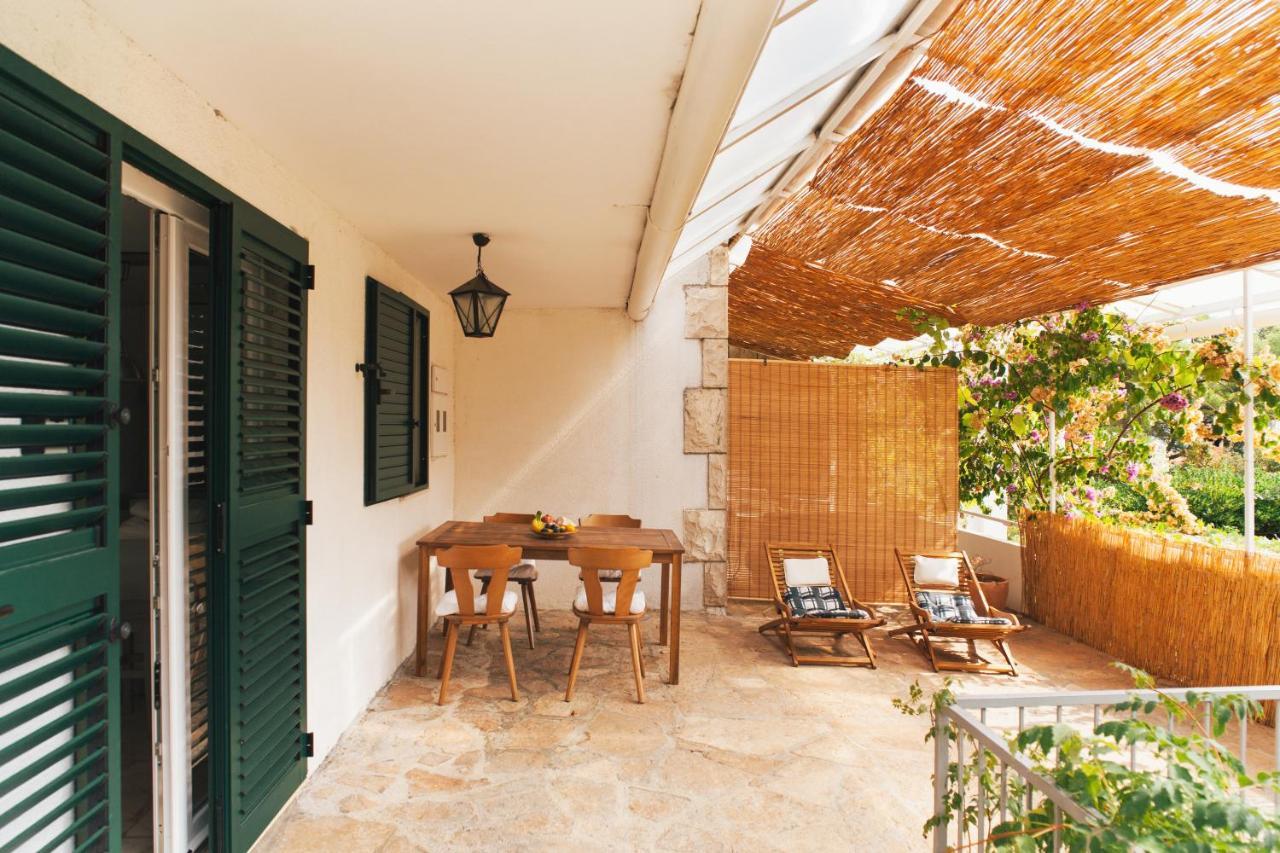 Charming Apartments With Garden Бол Экстерьер фото
